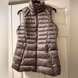 Lululemon Athletica Quilted Vest in Dark Chrome Size 6